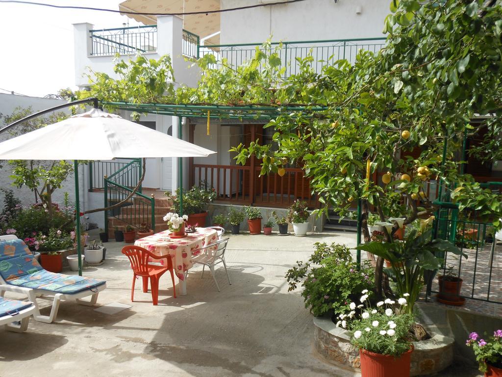 Pansion Pandora Apartment Skiathos Town Bilik gambar